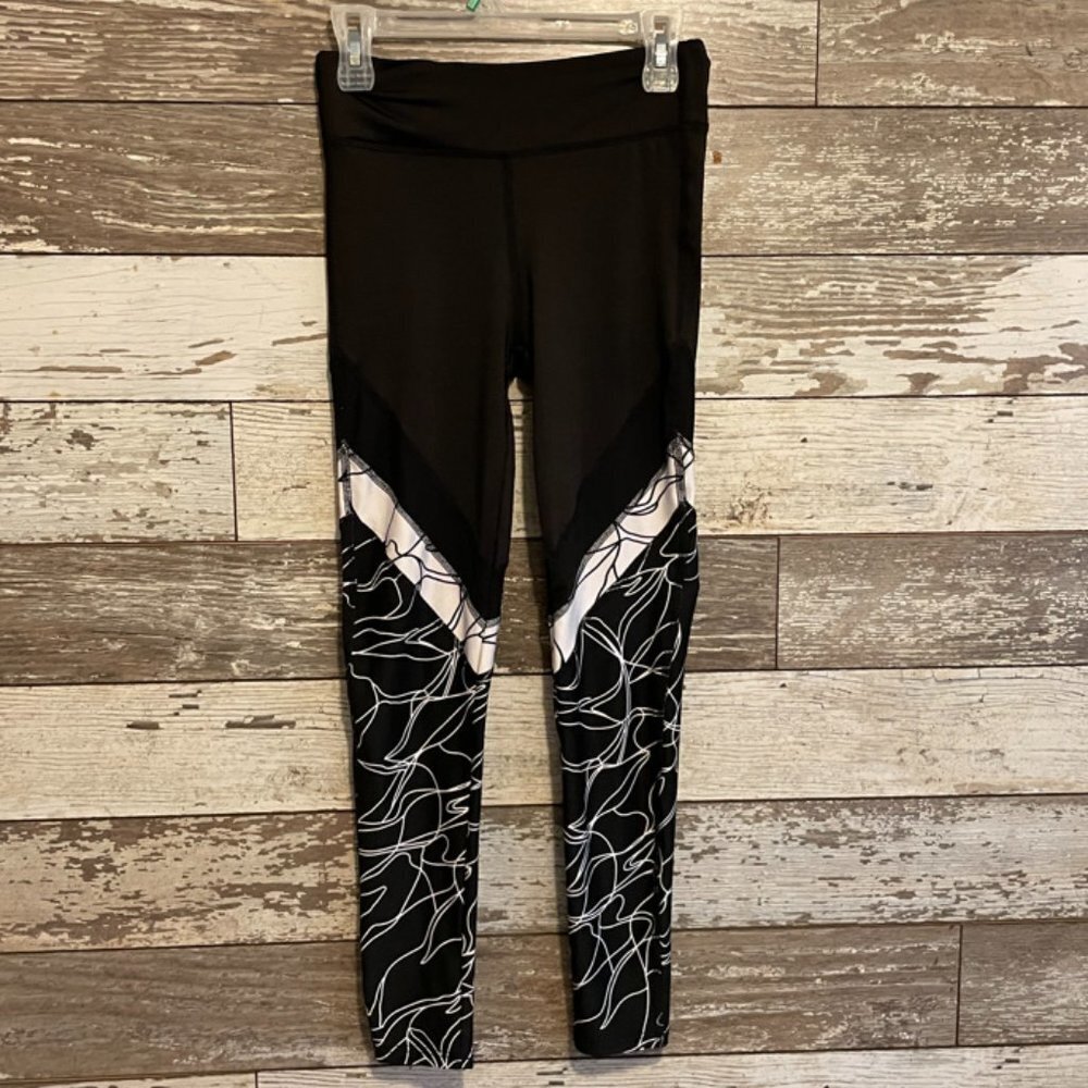 Athletic Collection Black and Marble Patterned Women's Breathable Yoga Leggings